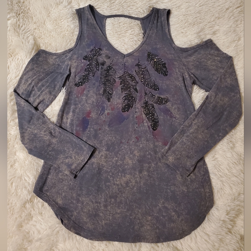 Women's Vocal Cut-Out Shoulder Long Sleeved Feather Rhinestone Shirt sz M EUC